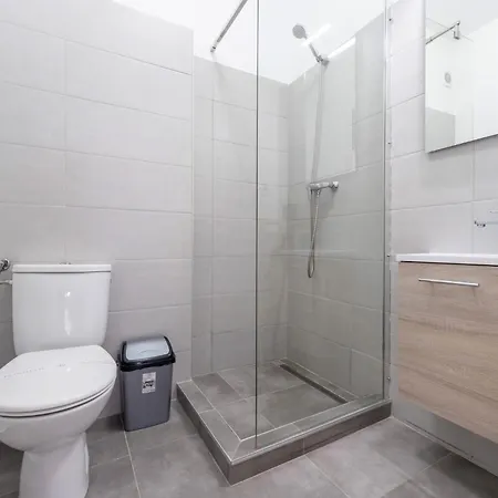 Mohost Dynamic - Modern 2br With Free Parking Apartment