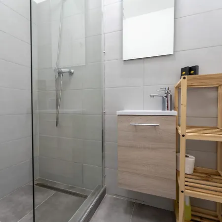 Mohost Dynamic - Modern 2br With Free Parking Apartment Brasov