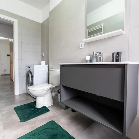 Mohost Dynamic - Modern 2br With Free Parking *