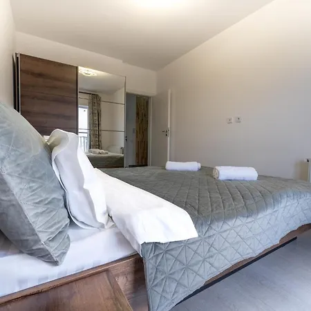 Apartment Mohost Dynamic - Modern 2br With Free Parking *