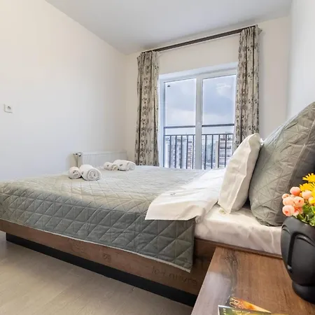 Mohost Dynamic - Modern 2br With Free Parking *