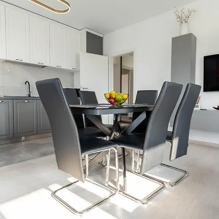 Mohost Dynamic - Modern 2br With Free Parking