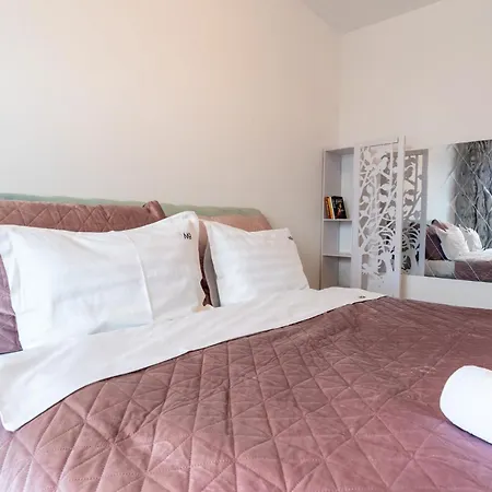 Apartment Mohost Dynamic - Modern 2br With Free Parking
