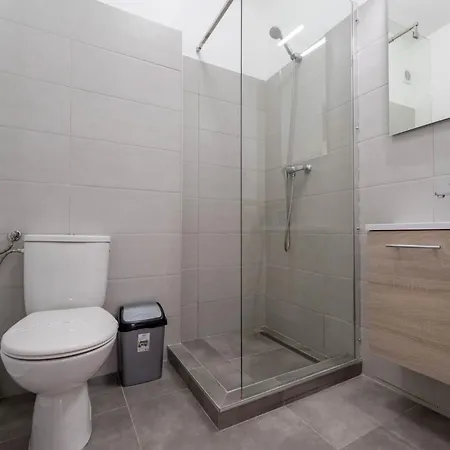 Apartment Mohost Dynamic - Modern 2br With Free Parking *